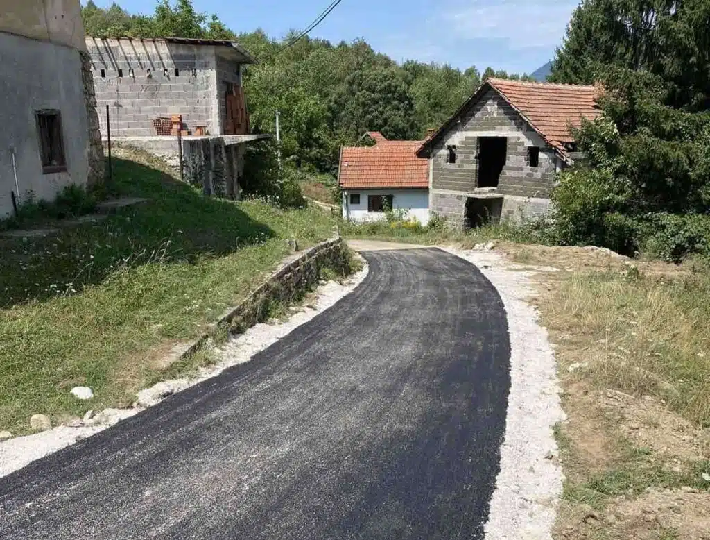 Završeni radovi na sanaciji i asfaltiranju puteva u Piroti