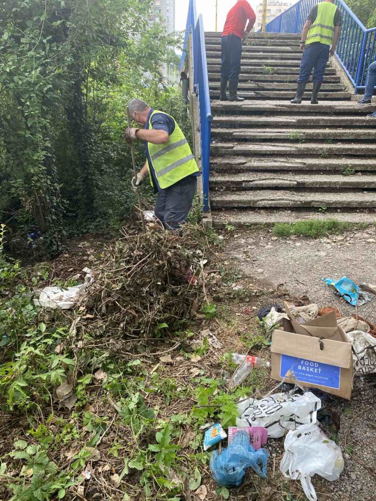 intenzivirane aktivnosti na održavanju grada zbog nestabilnih vremenskih prilika (foto)
