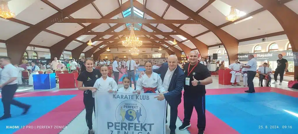 Ejna Bešo uspješno osvojila dva prva mjesta i dva zlata na Međunarodnom karate turniru u Bijeljini (Foto)