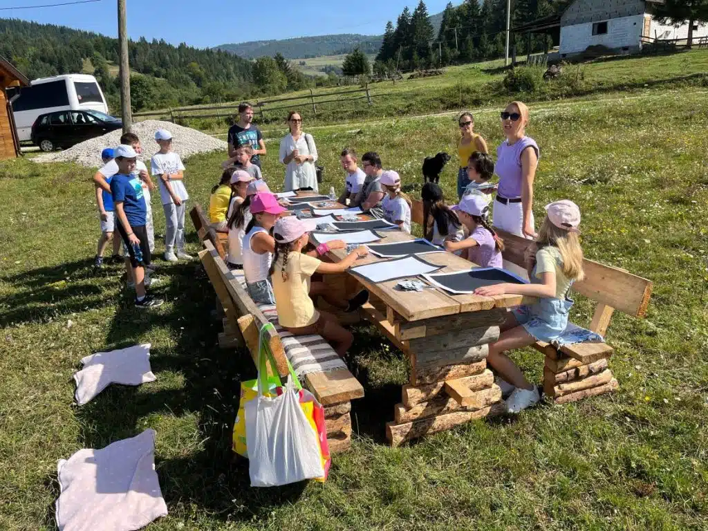 NOVI TRAVNIK: Upis polaznika na likovnu radionicu “Igrom boja do prijateljstva”