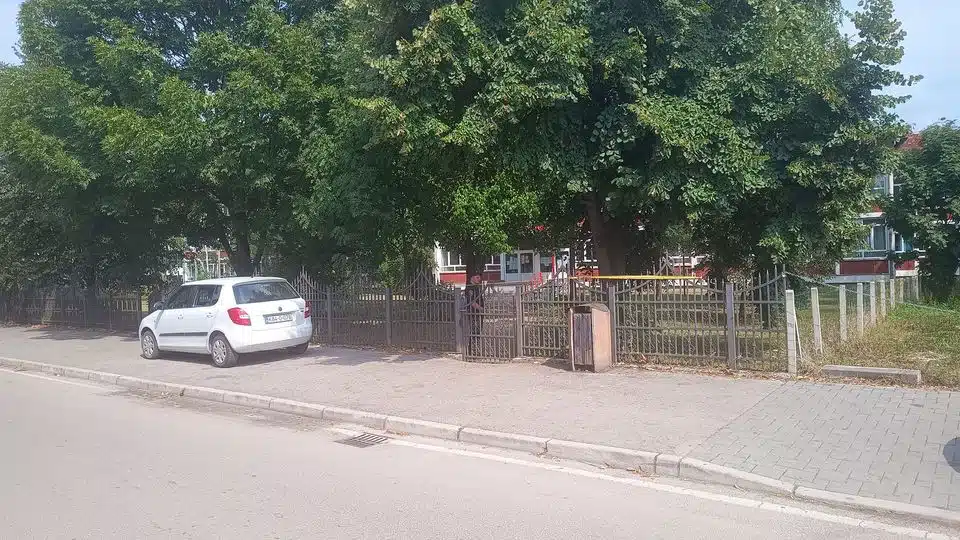Napadač automatskom puškom u Sankom Mostu ubio tri osobe, pa pokušao izvršiti samoubistvo