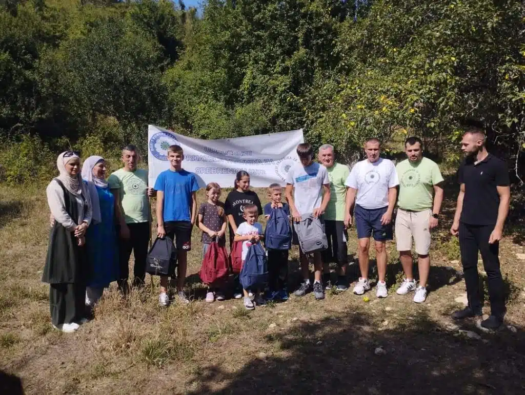 Članovi udruženja „Prijatelji Travnika za Srebrenicu“ proveli vikend u Srebrenici (FOTO)