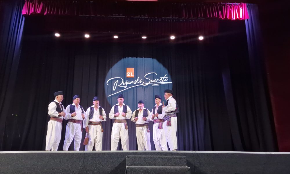 RUJANSKI SUSRETI U NOVOM TRAVNIKU: "Čuvajmo našu baštinu" privukli veliki broj ljubitelja folklora