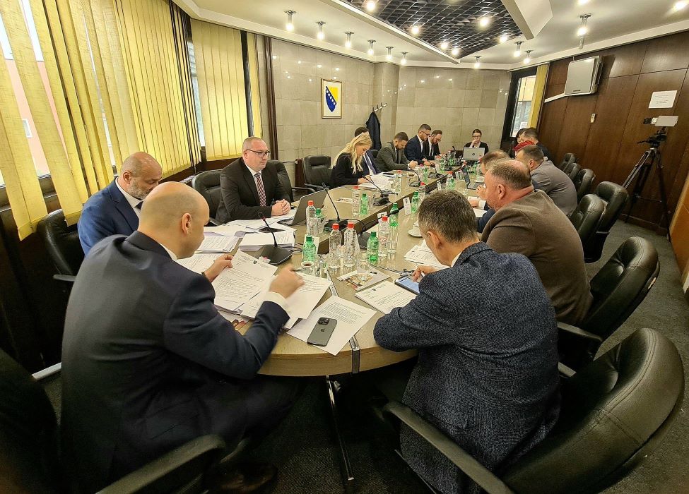 Jednokratna pomoć za 8.160 korisnika egzistencijalne naknade i ratnih vojnih invalida, dok će poljoprivrednicima biti dodijeljeni poticaji u iznosu od 1,7 miliona KM.