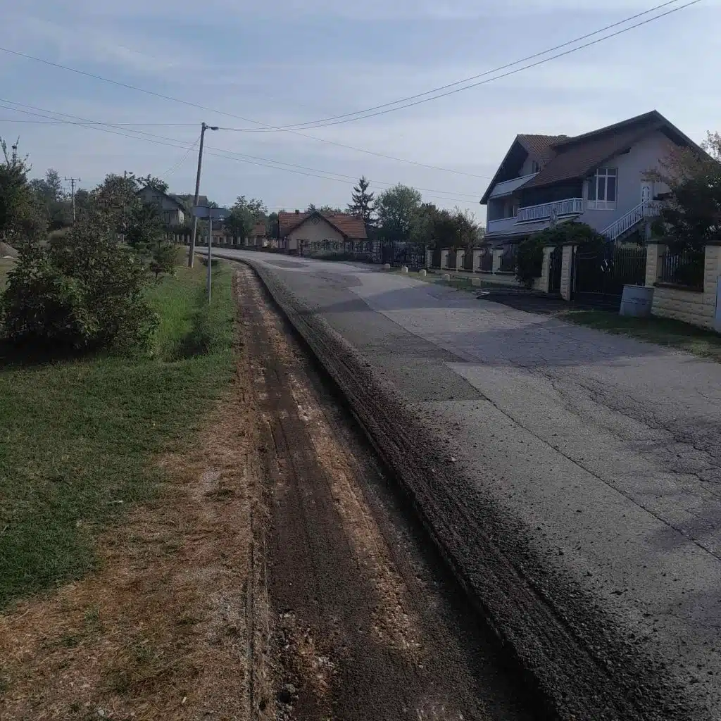 U toku radovi na sanaciji kolovoza na putu Kiseljak – Husino