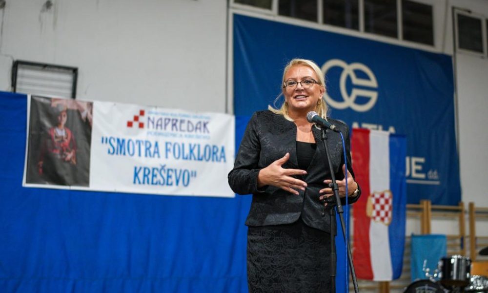 SMOTRA FOLKLORA “IGROM DA TE UPOZNAM” U KREŠEVU OTVORENA OD STRANE BRADARE