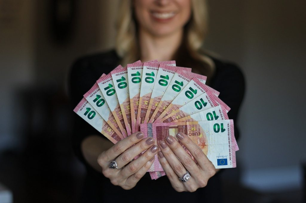 Troše kao da sutra ne postoji: Ovi znakovi nemaju pojma o štednji.