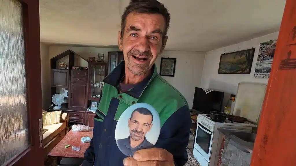 (VIDEO) Rade očajnički traži mlađu djevojku, digao kredit, selo pomislilo da se ženi, a on uradio nešto drugo