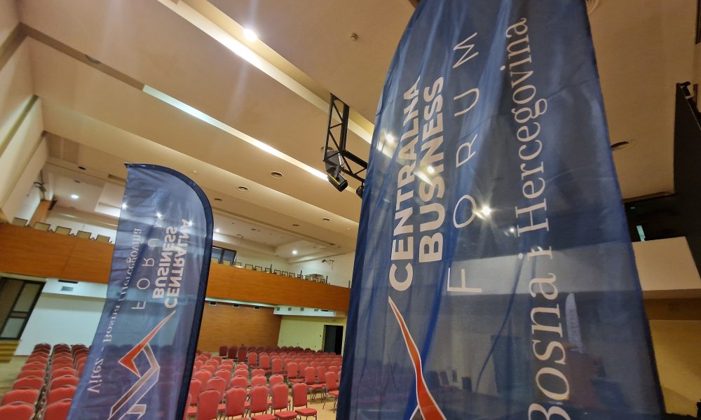 Vitez danas domaćin II. Centralnog Business Foruma, otvaranje od strane Nermina Nikšića, Lidija Bradara na 1. panelu