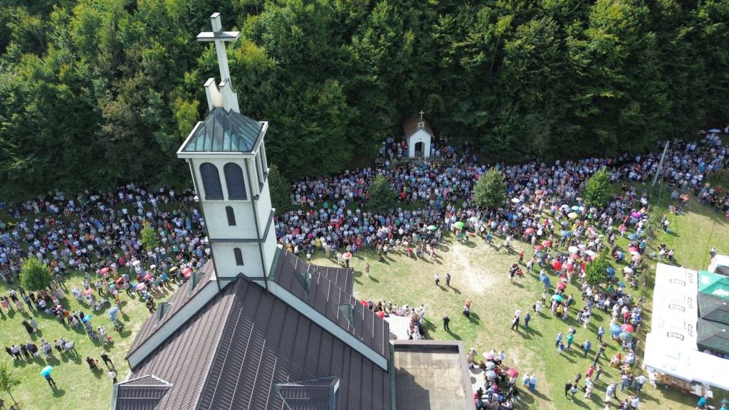 Danas se slavi Mala Gospa, proslava na Gospinom vrilu kraj Travnika (FOTO/VIDEO)