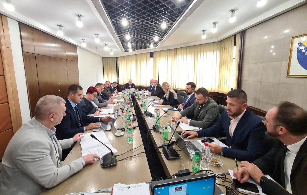 U ZDK jednokratna pomoć za 8.160 korisnika egzistencijalne naknade i ratnih vojnih invalida, poljoprivrednicima poticaji u iznosu od 1,7 miliona KM