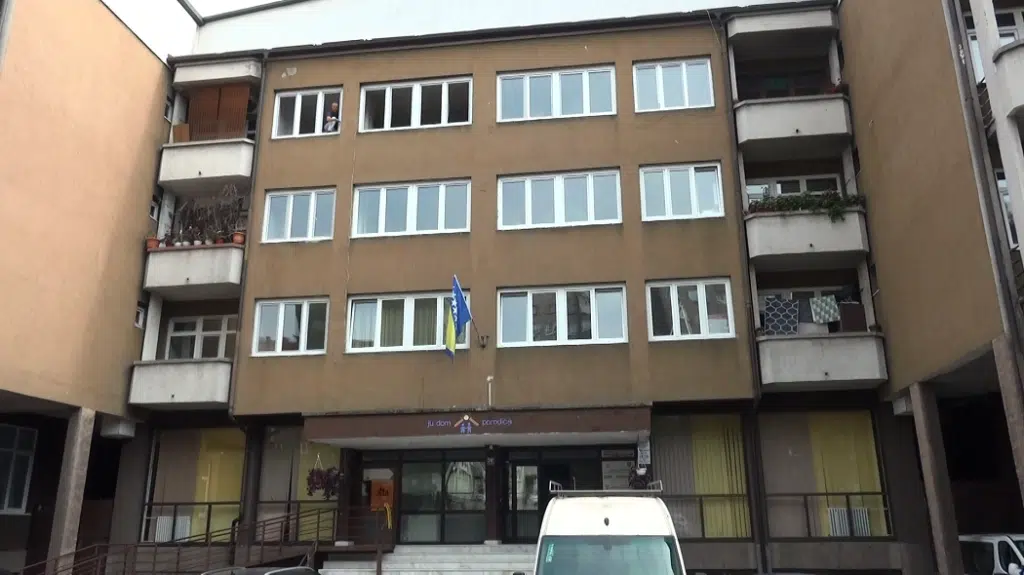 Počelo je utopljavanje zgrade JU “Dom porodica” Zenica.
