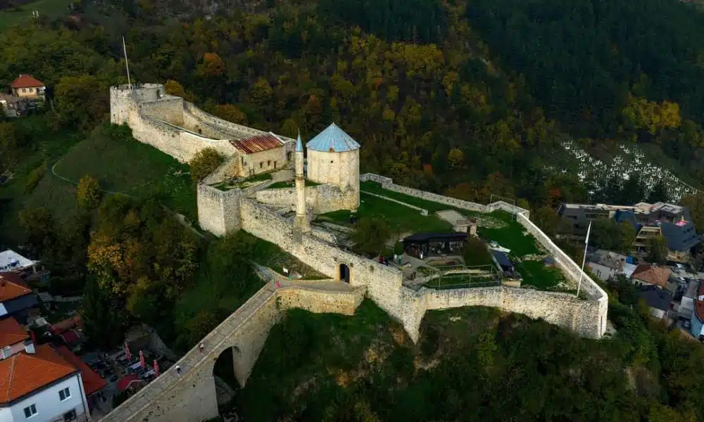 Pogledajte prekrasne jesenje prizore tvrđave Stari grad u Travniku