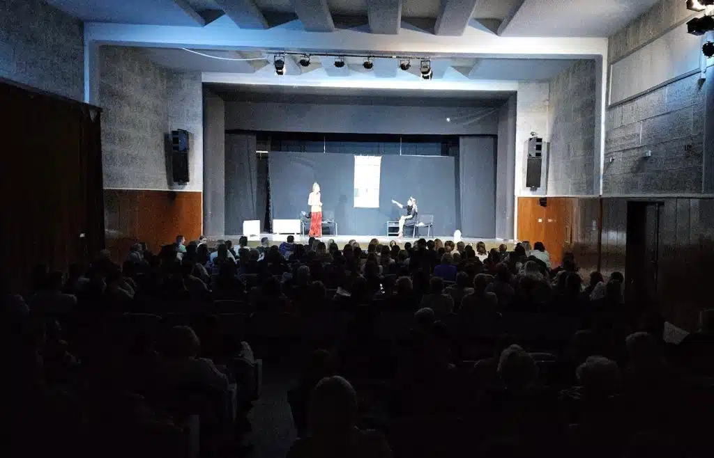 Komedija „Cosa Nostra“ oduševila publiku kazališnim danima u Vitezu