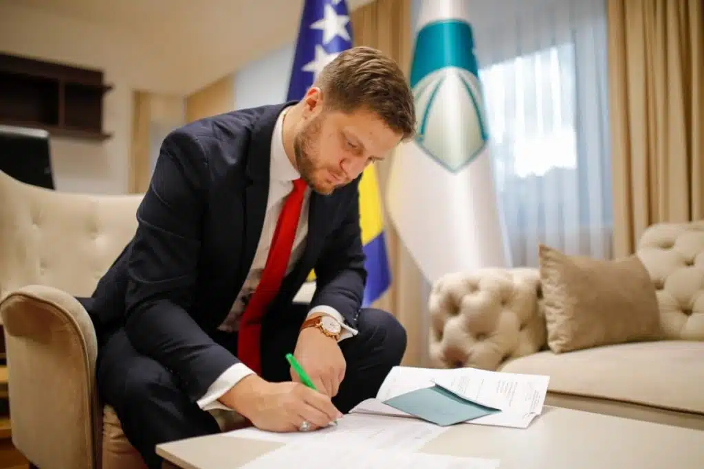 Irfan Čengić upozorio na opasnosti od klizišta u Starom Gradu.