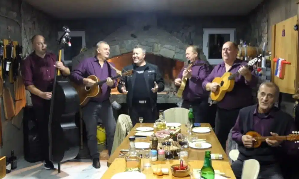 Novi hit Viteške lole: “Nemoj, majko, suze proliti”