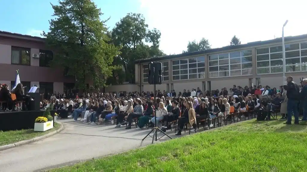 Svečani doček za brucoše svih fakulteta na Univerzitetu u Zenici danas održan