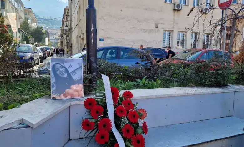 Upriličena šetnja za Džejlu Drapićem, uz prisustvo brojnih školskih drugova i drugarica koji su se emotivno oprostili od nje
