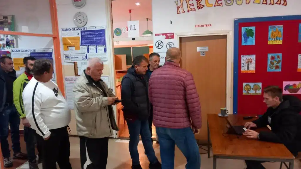 Danas se održavaju Lokalni izbori u BiH, birališta otvorena i u Travniku
