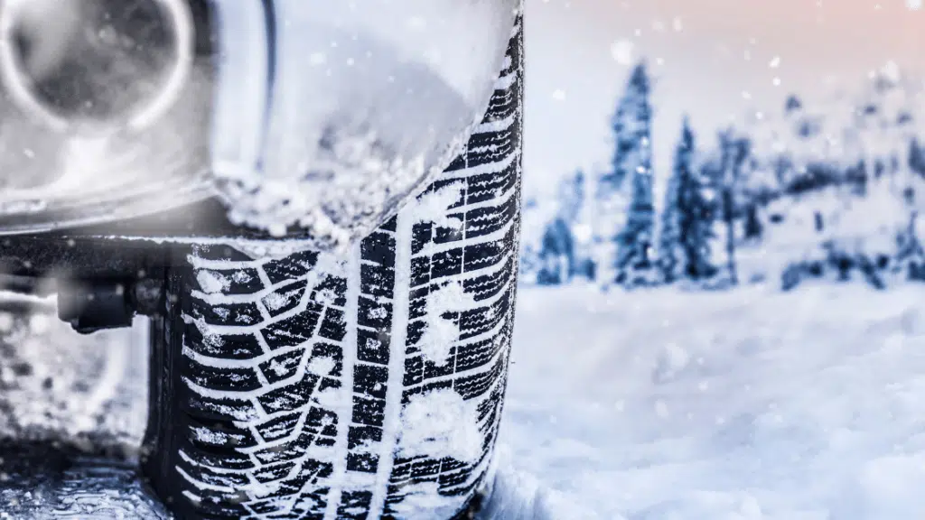 Od sutra počinje obavezna zimska oprema na automobilima