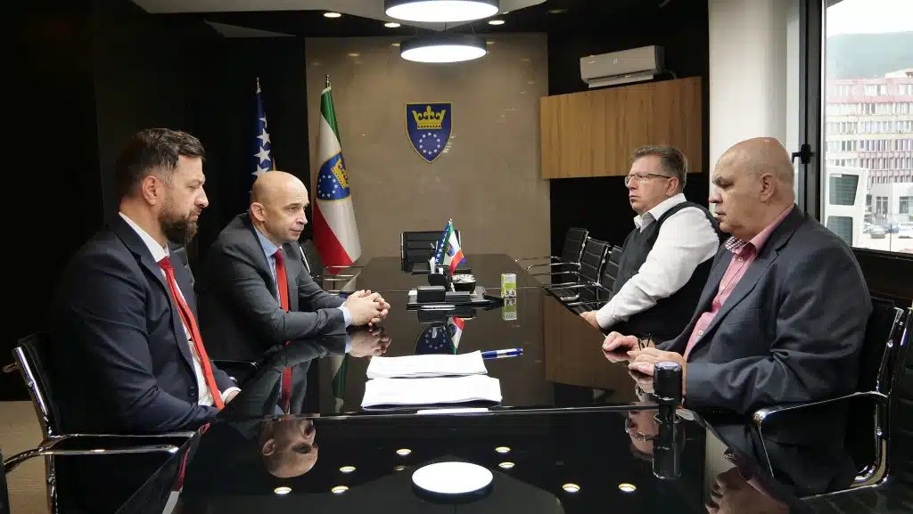 U Vladi ZDK potpisan novi kolektivni ugovor za zaposlene u osnovnom i srednjem obrazovanju: Prosvjetarima od 1. januara veće plaće za 10 posto i novi dodaci