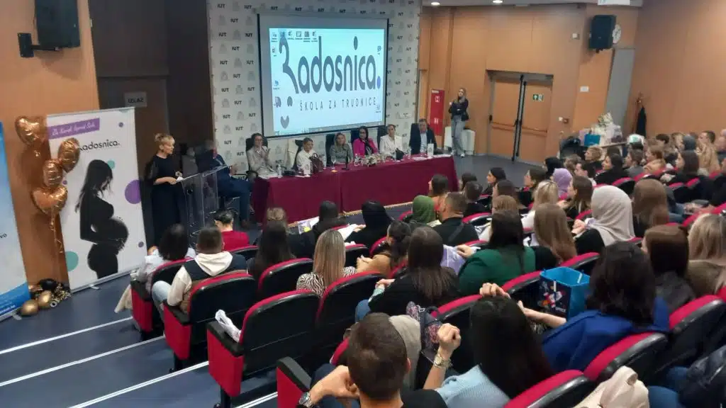 Na IUT održana panel diskusija o reproduktivnom zdravlju žena (FOTO)