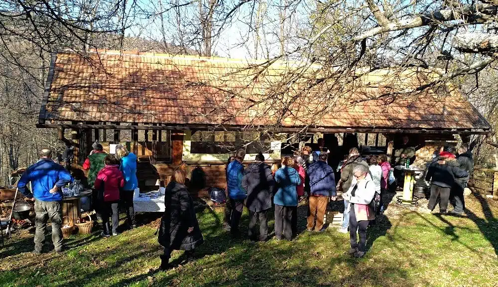 HPD “Vitez” održao 1. Planinarsku kotlićijadu