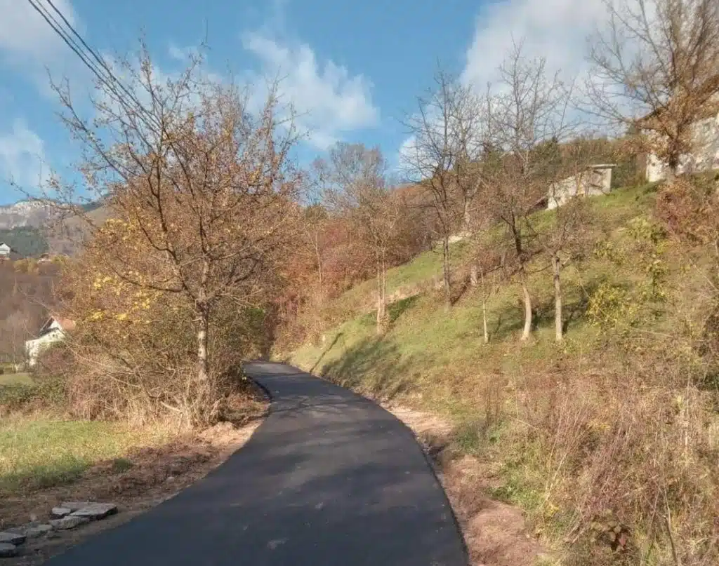 (FOTO) U općini Travnik asfaltirana dionica Škulj – Djaci