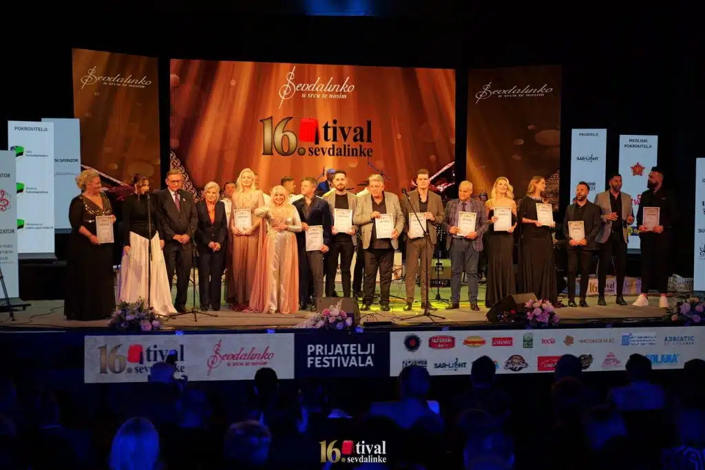 Manifestacija „Mjesec dana sevdaha u Tuzli“ završena spektakularnom revijalnom noći Festivala sevdalinke