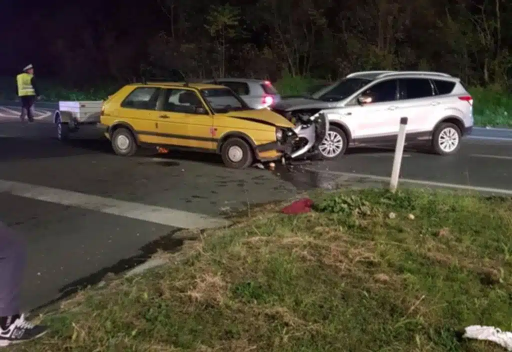 Mostar: U sudaru automobila ozlijeđene dvije osobe