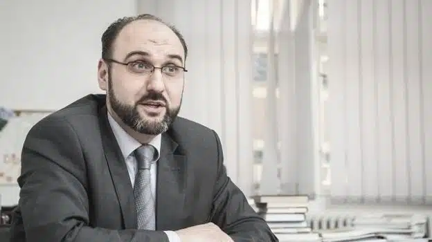 Rektor Zaimović: “Niko drugi osim Senata UNSA nema nadležnost da imenuje ili razrješava rektora, ovo je protuzakonito”