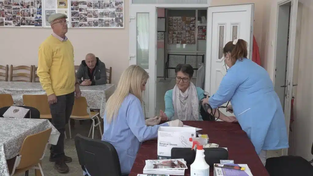 Dom zdravlja Tuzla: U Moluhama organizovano besplatno mjerenje šećera u krvi i krvnog pritiska (VIDEO)