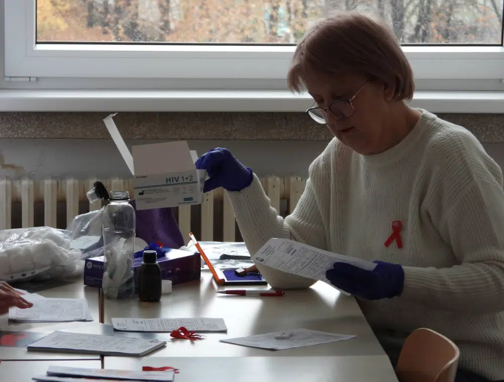(FOTO/VIDEO) SVJETSKI DAN BORBE PROTIV HIV/AIDS-A Iz Zenice upozoravaju na važnost prevencije i edukacije: Testirajte se potpuno anonimno!