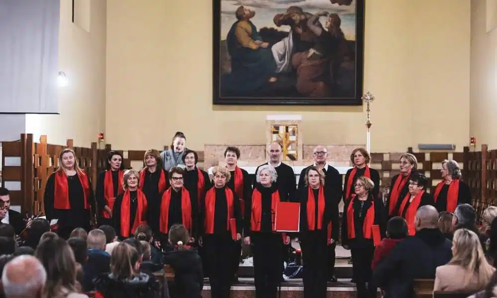 ODRŽAN KONCERT ŽUPNOG ZBORA ŽUPE SV. ANTE PADOVANSKOG U BUSOVAČI, “U SUSRET DOŠAŠĆU”