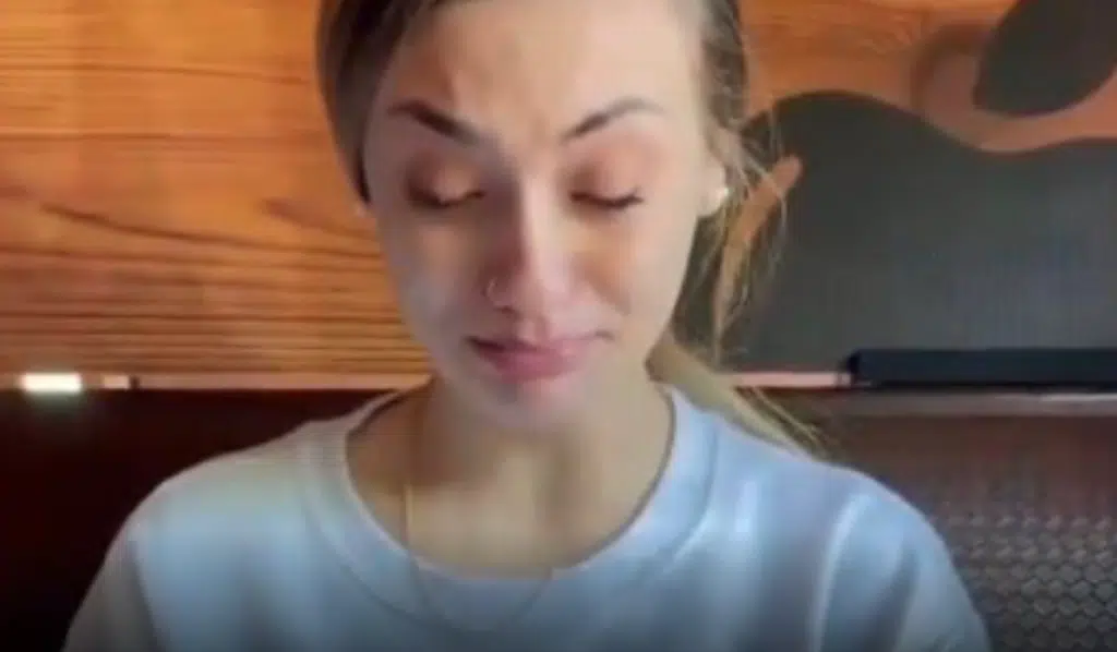 (VIDEO) OVO ĆE VAS DOVESTI DO SUZA Kćerka primila poklon deset godina nakon smrti majke