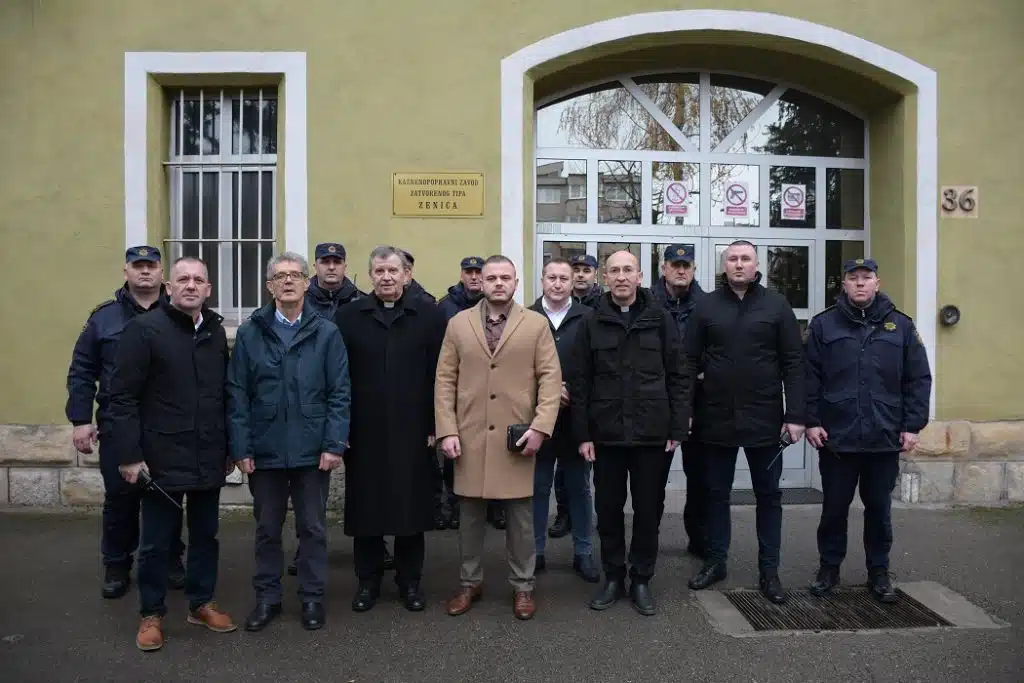 U KPZ Zenica održana misa povodom adventa i predstojećih božićnih blagdana za osuđenike katoličke vjeroispovijesti