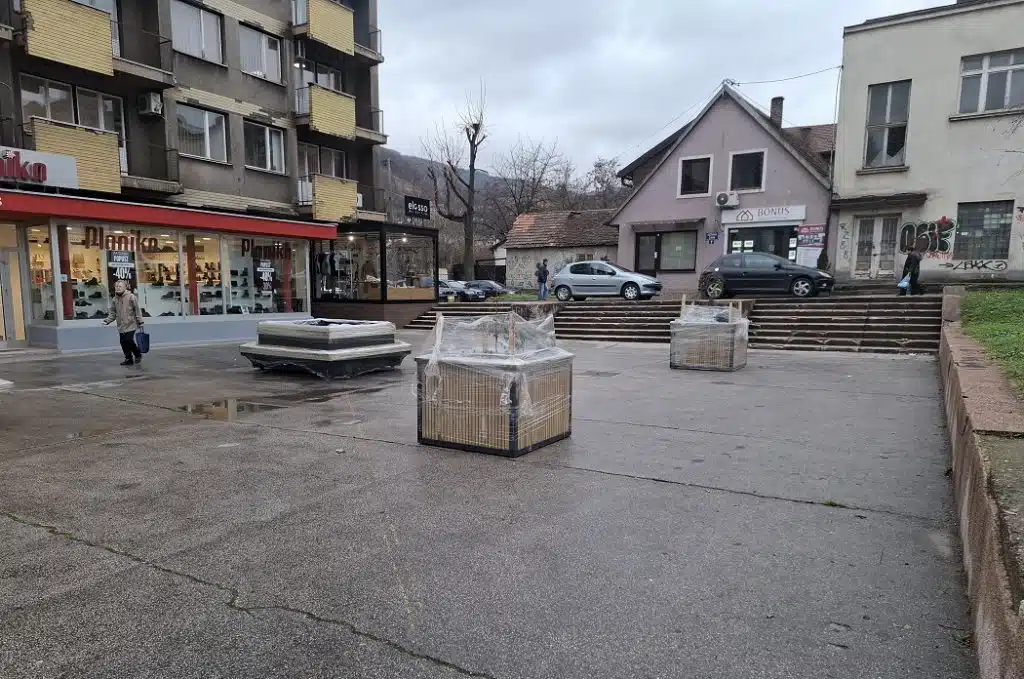 Na šest lokacija postavljene moderne žardinjere obogaćene hortikulturnim sadržajem