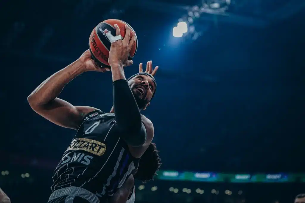 DRAMA PRIPALA PARTIZANU Poenima Karlika Džonsa na nepune dvije sekunde prije kraja Beograđani savladali Albu