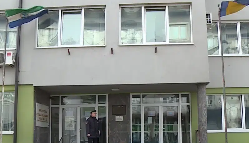 UNSKO-SANSKI KANTON TREBA SLUŽBENA LICA! Nude posao za 40 policajaca: Njih čak 345 odlazi u penziju!