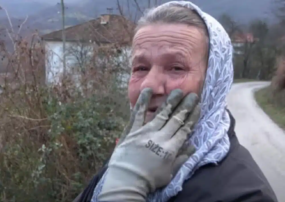 „ZA SRCE SU ME UJELI, A OVO IM NIKAD HALALITI NEĆU!“ Senija iz Zvornika kaže da jedva čeka da umre, a sve zbog lošeg sa djecom: Sin se nije nadvirio da pomogne bolesnom ocu