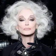 Najstarija manekenka ima 93 godine, a i dalje fascinira: Kada šeta pistom i najveći supermodeli padaju na koljena