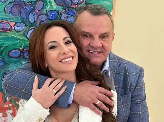 (FOTO) PJEVAČICA OBJAVILA EMOTIVNU PORUKU Cipka slavi Svetog Nikolu prvi put nakon smrti muža