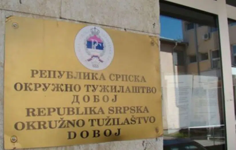 FIZIČKI I PSIHIČKI ZLOSTAVLJAO PORODICU Nasilnik supruzi i djeci oduzeo telefone da vrati dug