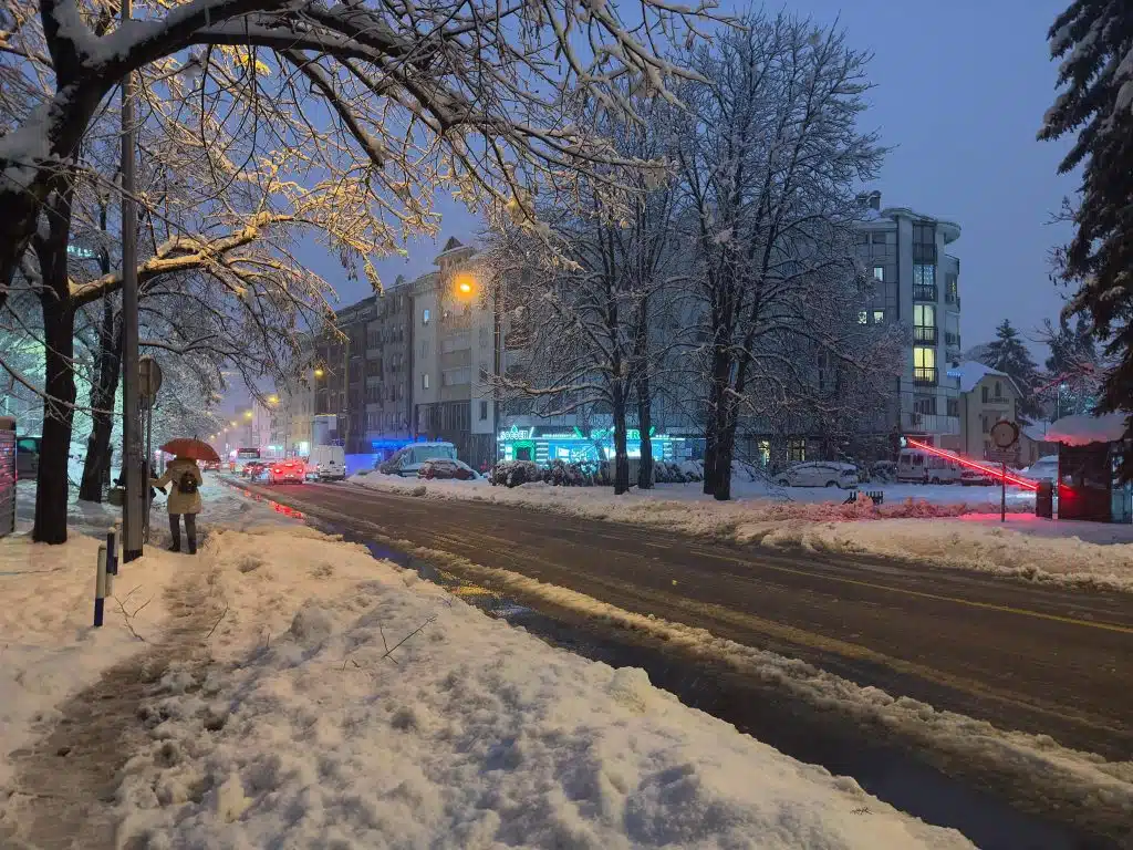VOZAČI, OBRATITE PAŽNJU! Izvještaj o stanju na putevima i graničnim prelazima