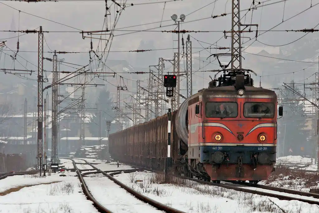 Na snazi transportno ograničenje u željezničkom saobraćaju na svim pružnim pravcima
