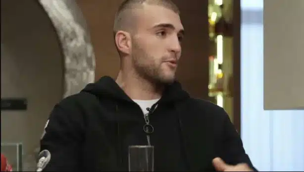 VELJKO RAŽNATOVIĆ PROŽIVLJAVA AGONIJU Hitno se oglasio i zatražio pomoć: Prijavite budalu!