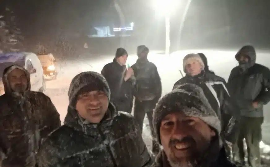 (VIDEO) GOLIM RUKAMA SPASAVALI LJUDE O herojima iz Drvara pričaju svi: Bilo je trenutaka kad sam pomislio da nećemo preživjeti