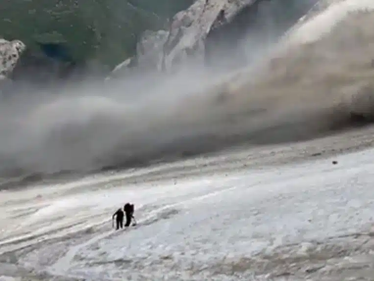 PRONAĐENO TIJELO Spasioci pronašli planinara koji se izgubio u mećavi na Alpima
