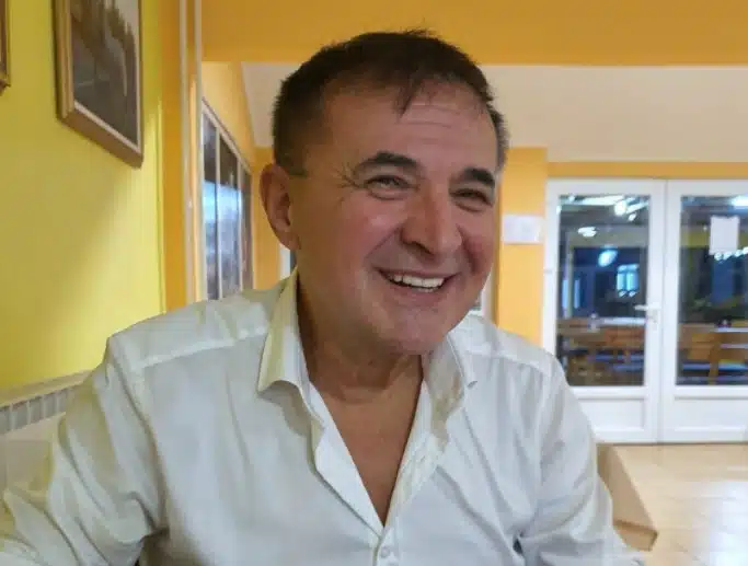 SVEGA SE NAGLEDAO I NASLUŠAO! Mitar Mirić zbog pucnjave morao da bježi sa nastupa