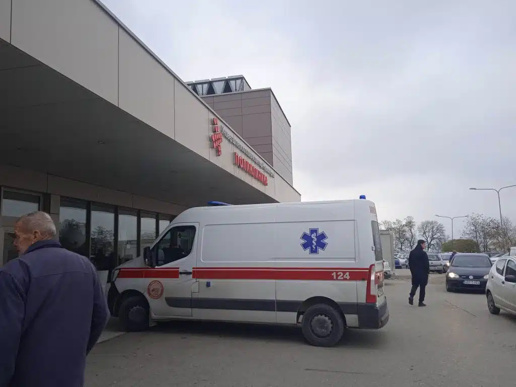 DETALJI TEŠKE SAOBRAĆAJKE NA PUTU BANJALUKA – PRIJEDOR Poznato stanje povrijeđenih u sudaru, odlasili se ljekari